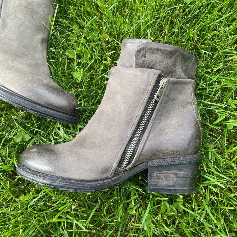 AS98 Free People Cadmus Boots 38 Smoke Gray fits like 9 womens